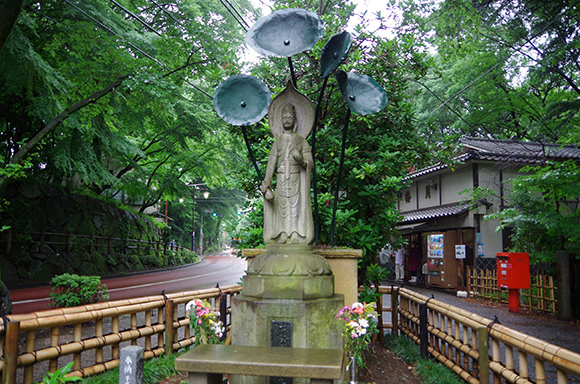 深大寺そば守観音