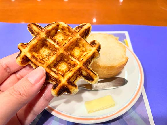 きれいな焼き色がついたワッフル