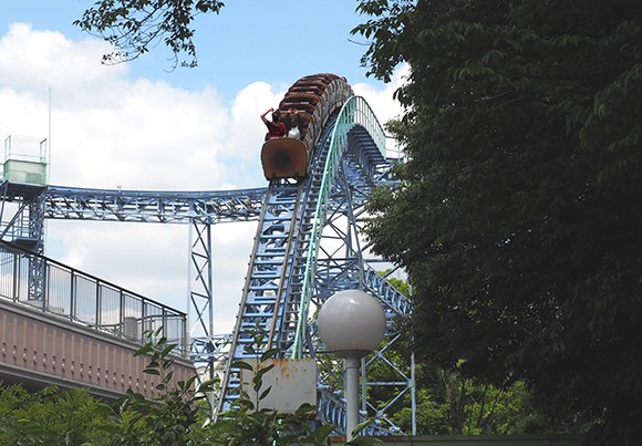 閉園 遊園地 としまえん のおすすめアトラクションや見どころをナビ 感想あり 免許と一緒に タイムズクラブ