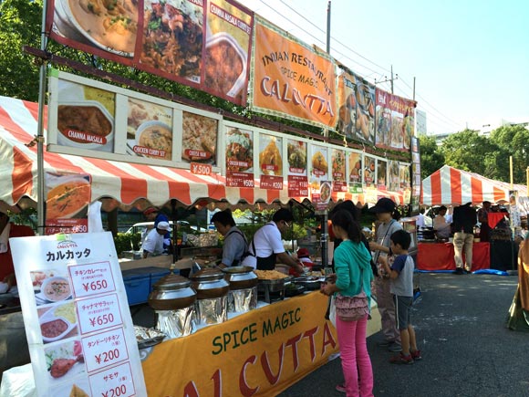 カレーを販売している屋台