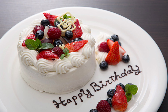 小ぶりな誕生日用ケーキ