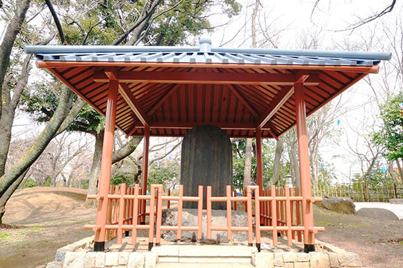 飛鳥山公園桜賦の碑