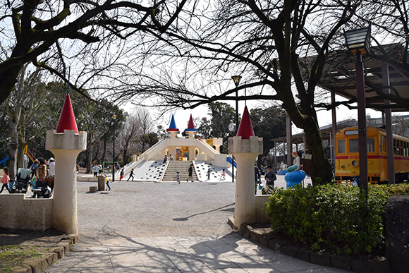 飛鳥山公園児童エリア入口