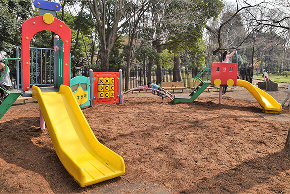 飛鳥山公園乳幼児向け遊具