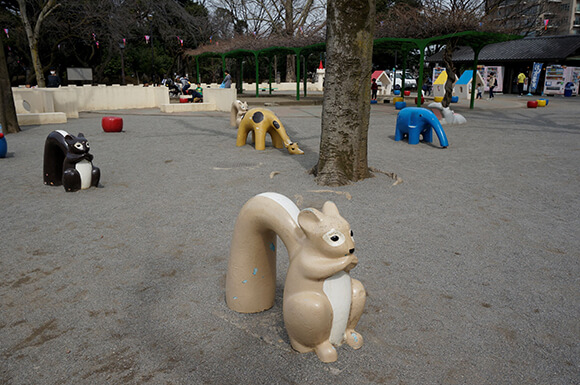 飛鳥山公園動物のモニュメント