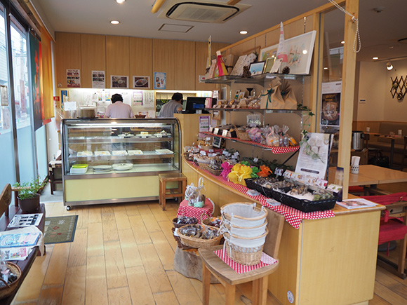 パイ焼き茶房の店内