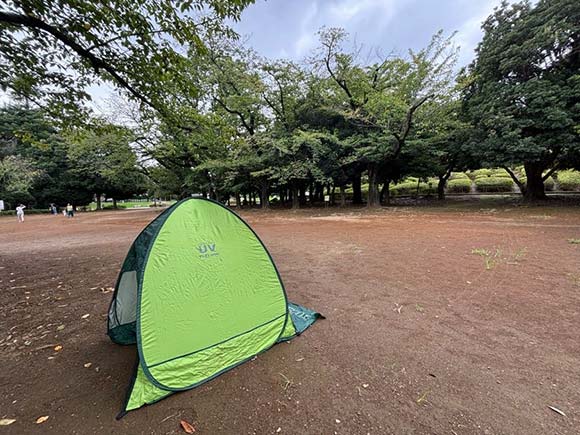 広場に設営されたミニテント
