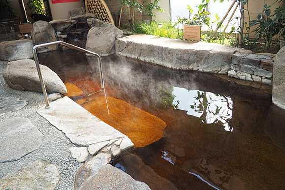 観葉植物のある浴槽