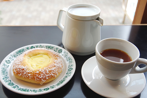 スコールブローとホットコーヒー