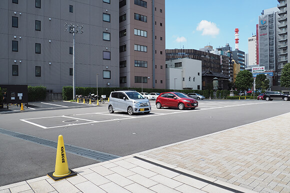 築地本願寺の駐車場