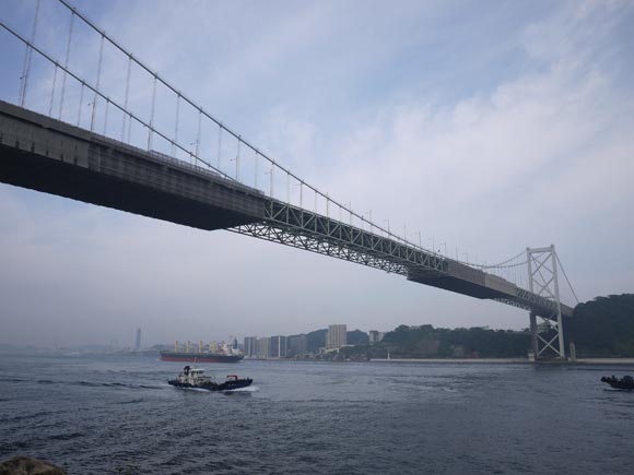 橋と海の景色