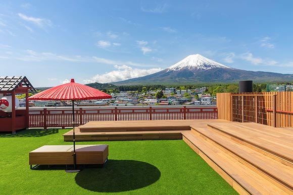 日本庭園風の屋上展望台