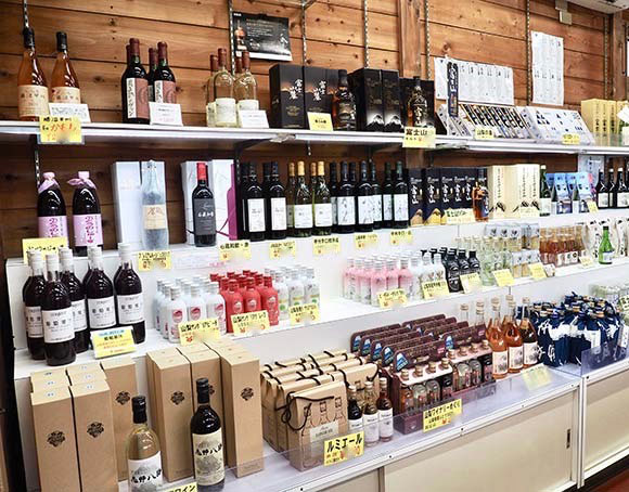土産屋の様々な酒